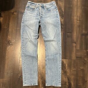 Womens blue levi jean